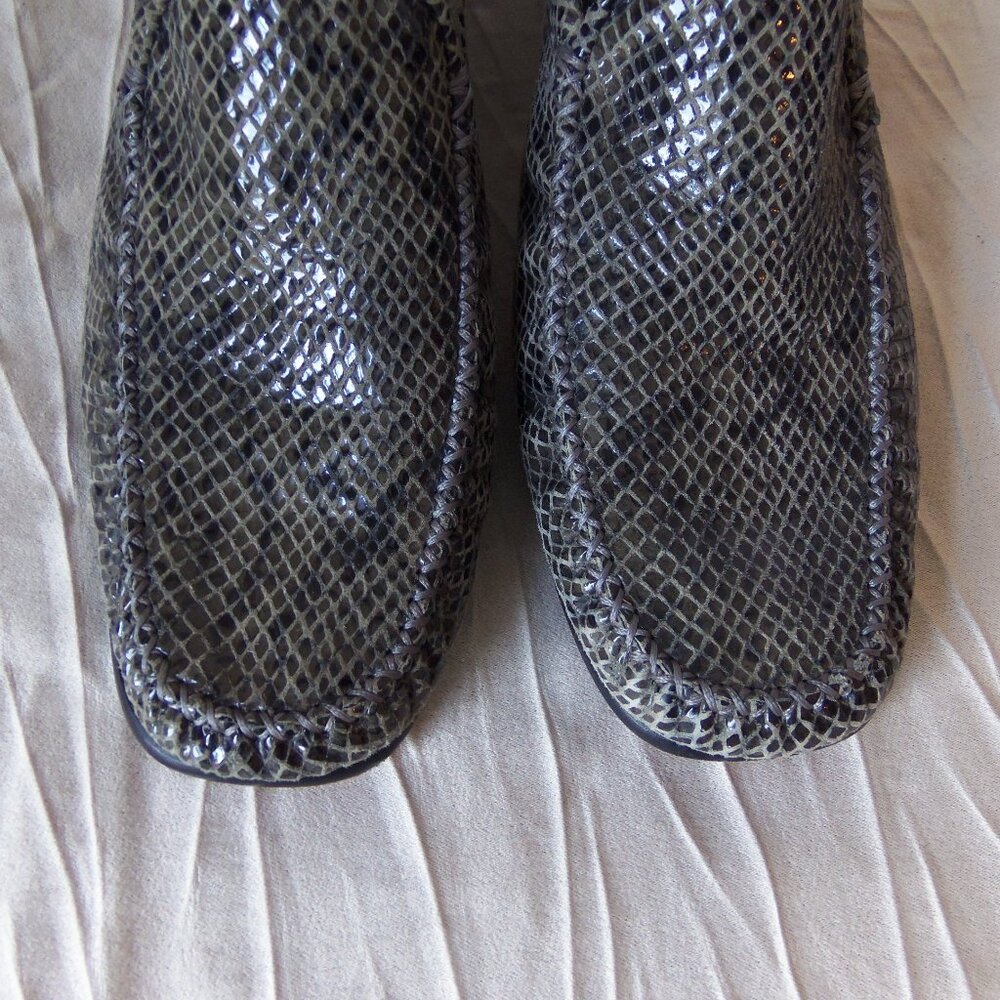 Stuart Weitzman Gray Snake Embossed Leather Mules… - image 8